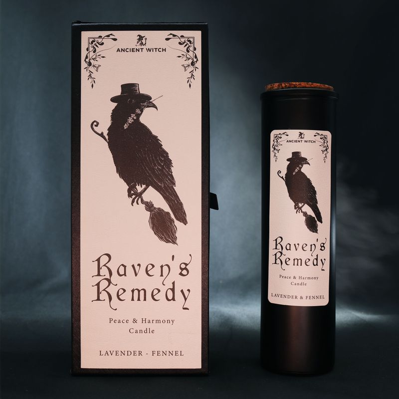 Vela Ravens' Remedy con su caja ilustrada