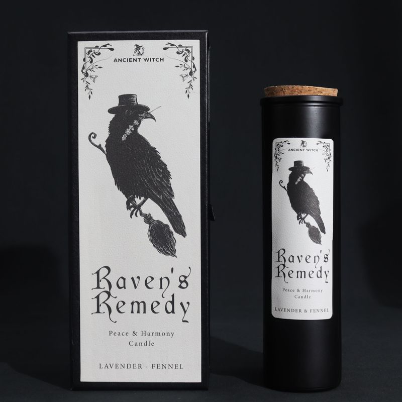 Vela Ancient Witch Ravens' Remedy con caja