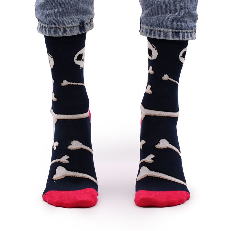 Calcetines de bambú calaveras y huesos